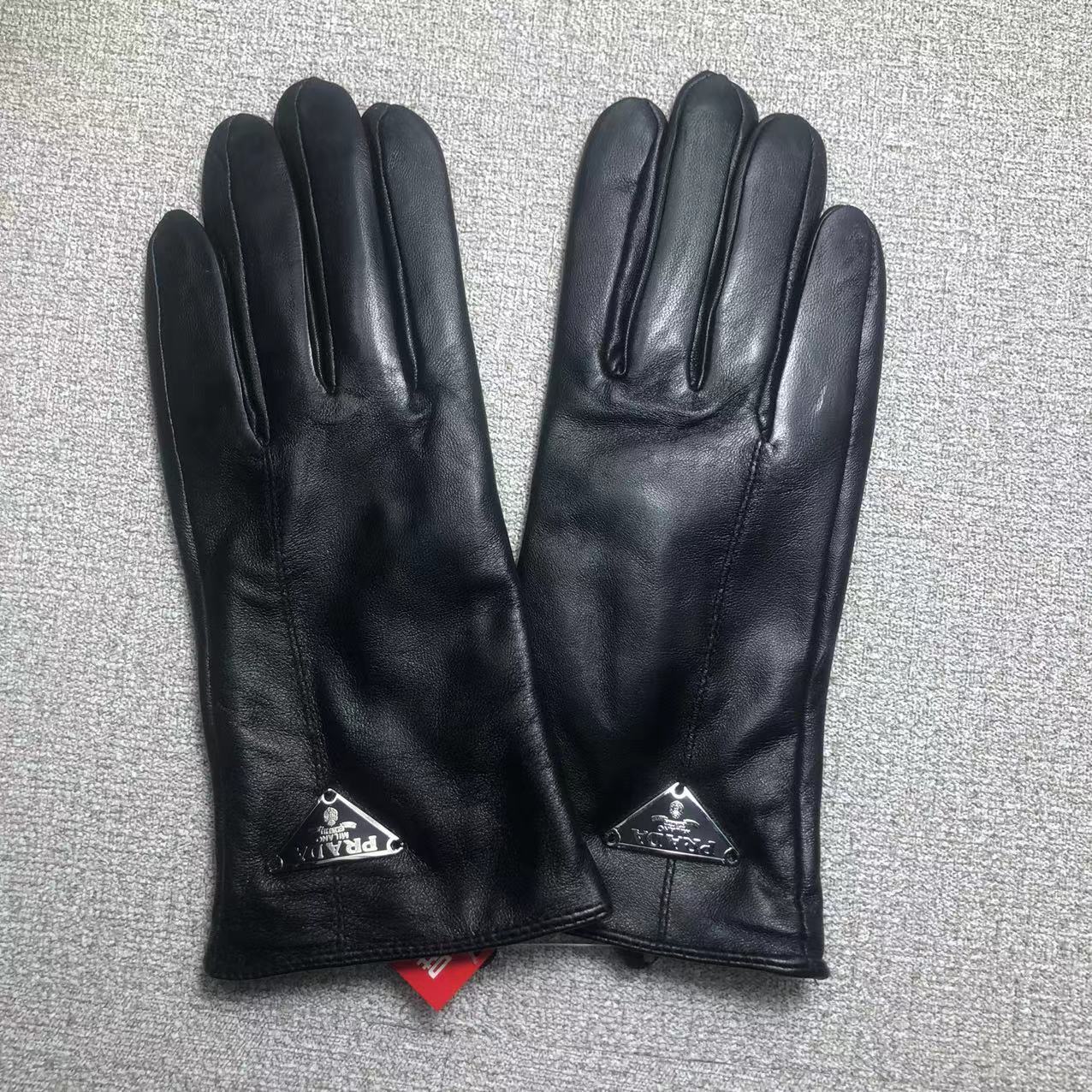 24PD83S   Fashion gloves