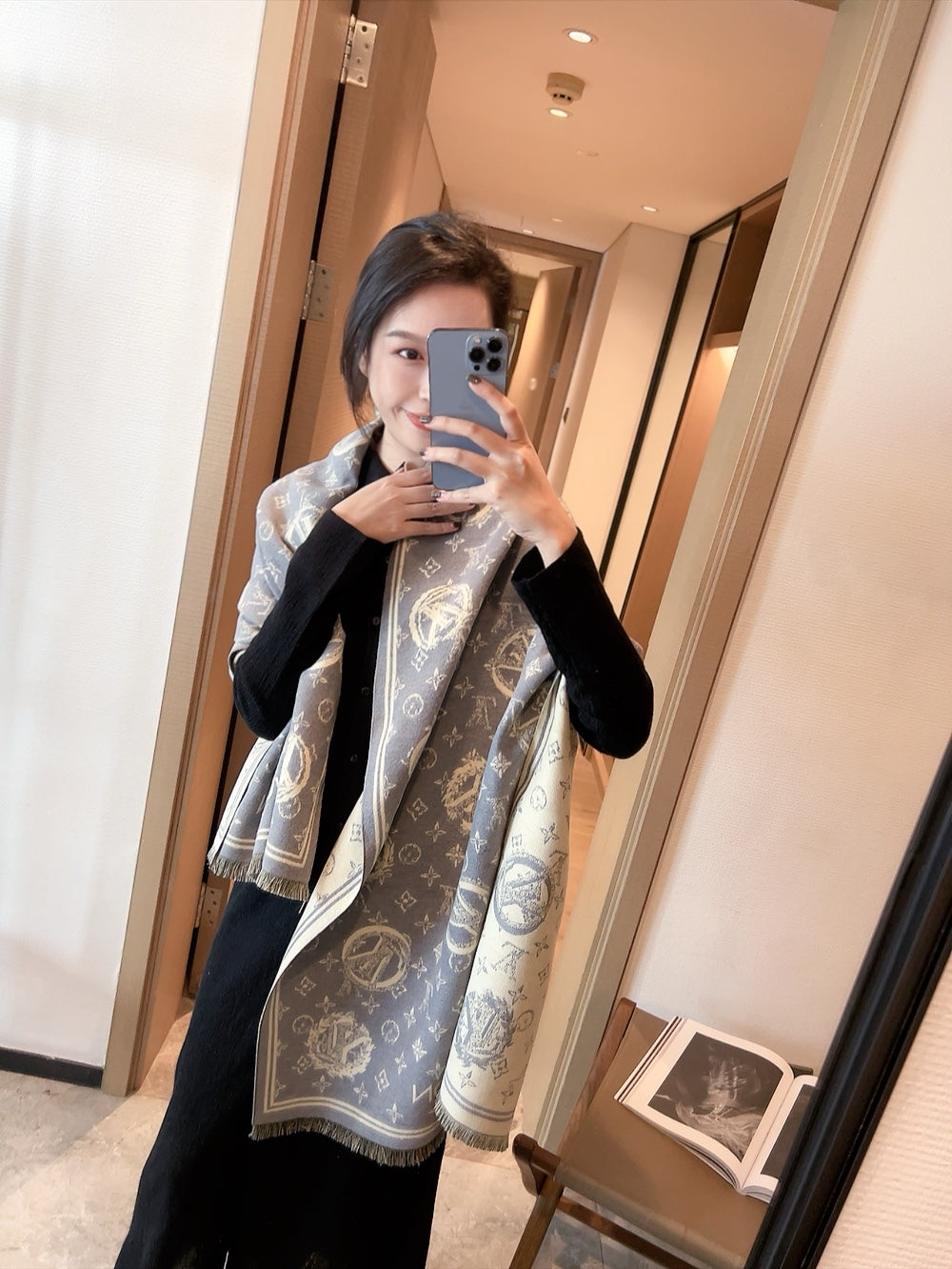 14E324W　Fashion scarves