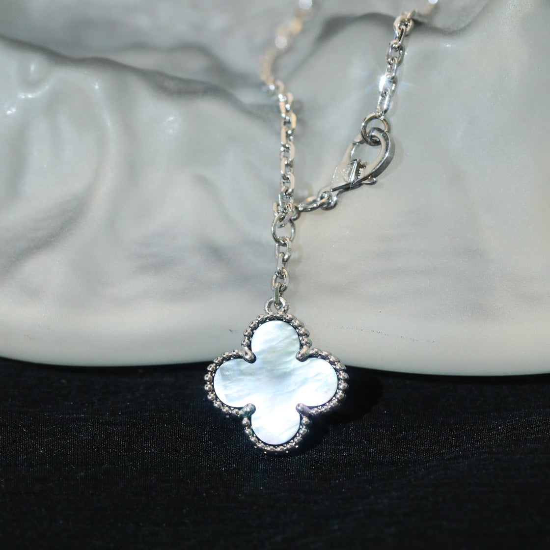 5XVA182K (High quality 6 flowers necklaces)