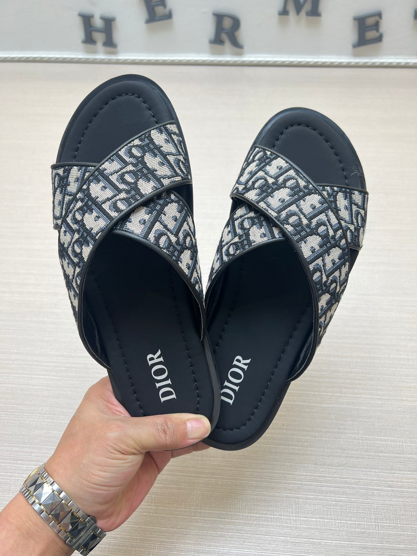 54D79Z   fashion  slippers