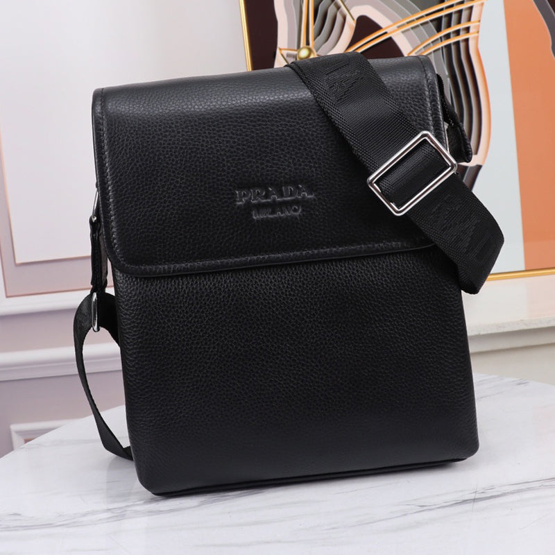 2XPD303B  Fashionable leather bag 