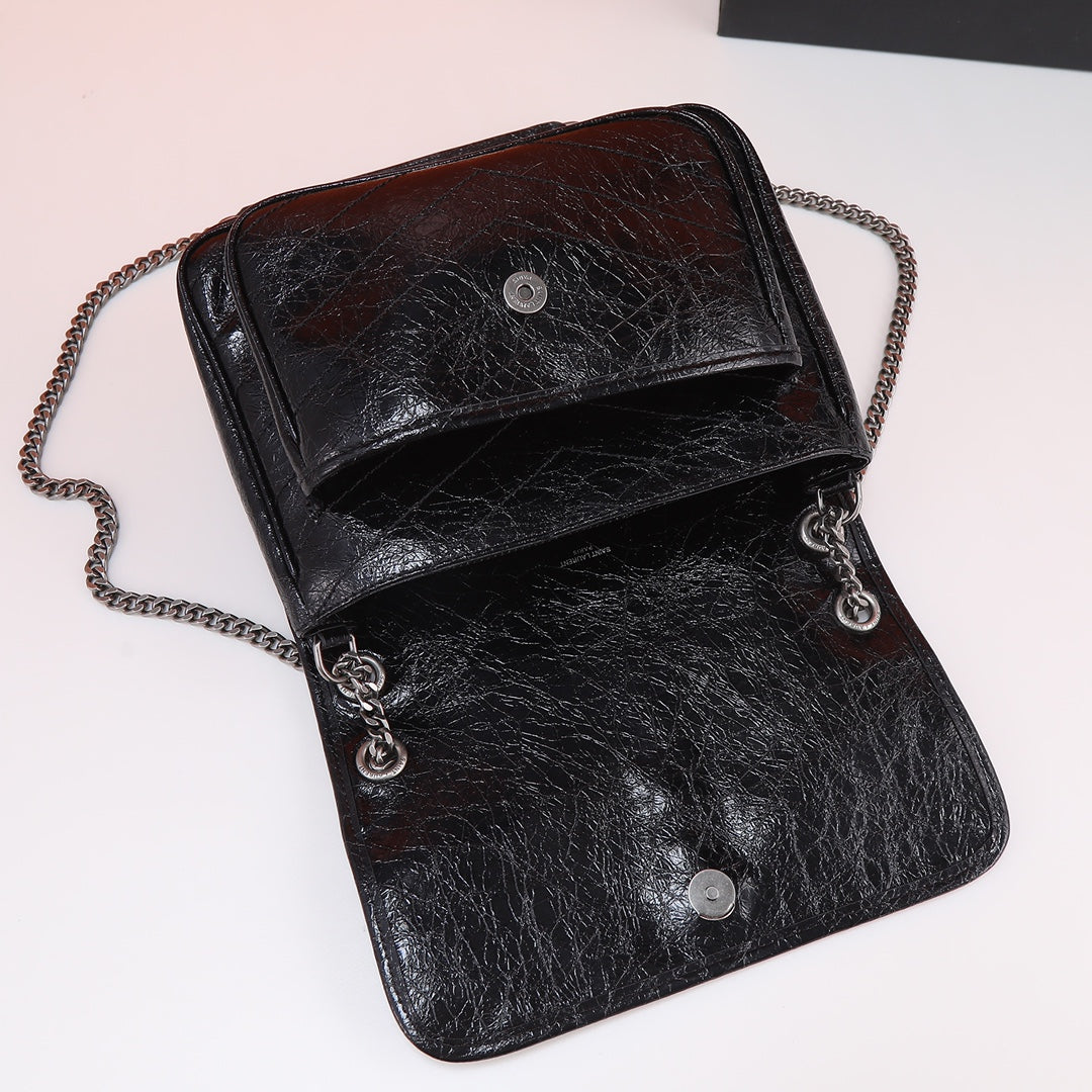 1XSL17B  Fashionable leather bag 