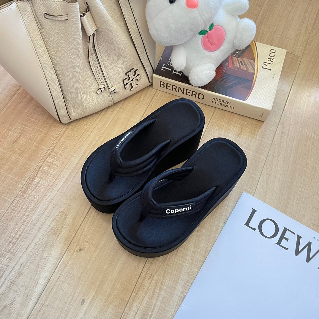 14A92Z  fashion Slippers