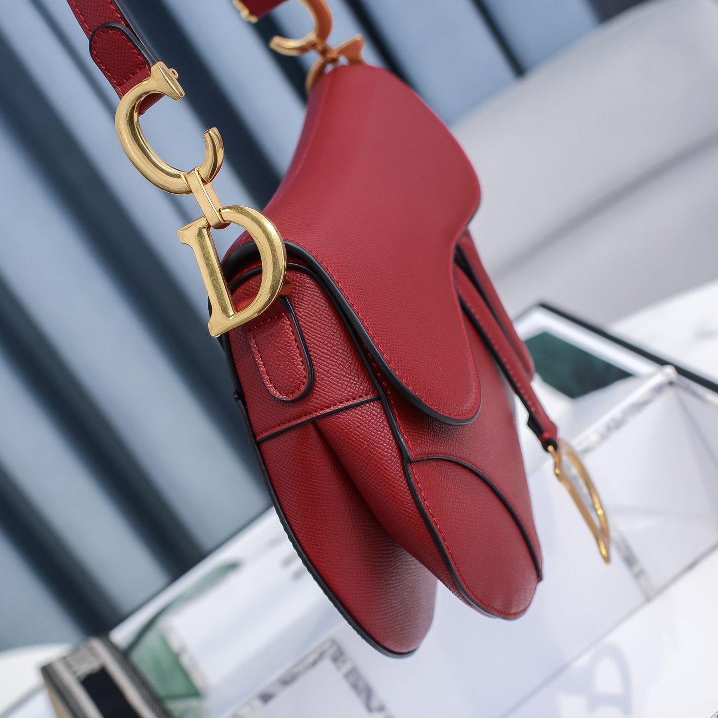 5E15B  Fashionable leather bag 