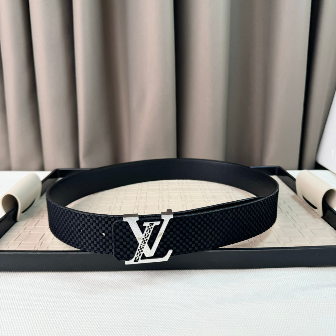 14E25P   (High quality leather belt With full package)