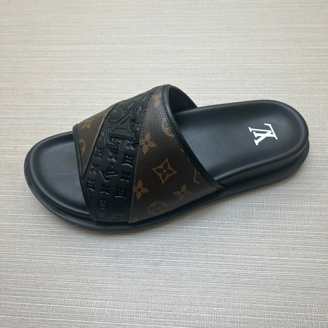 54E2Z   fashion slippers