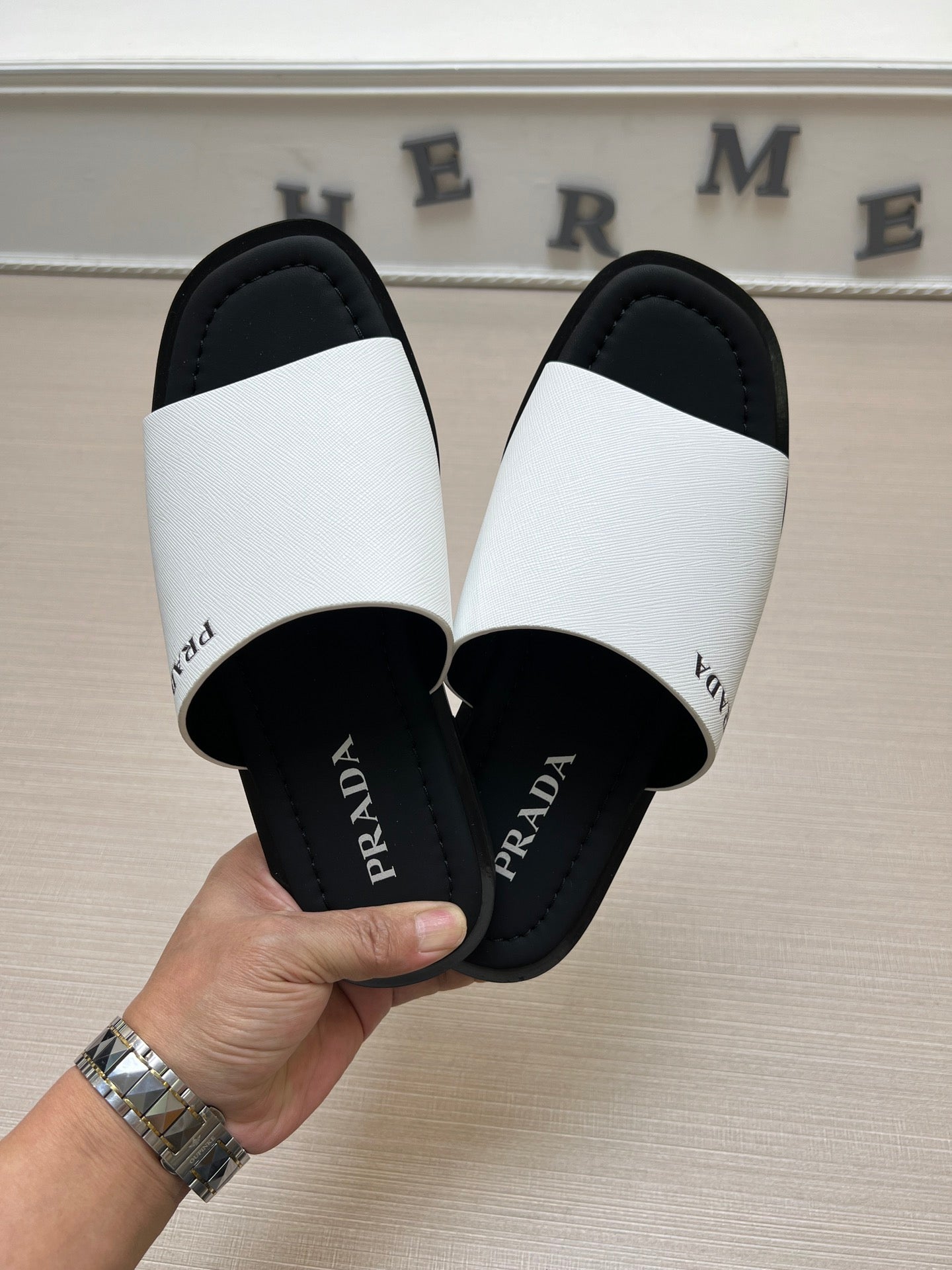 54PD73Z   fashion  slippers