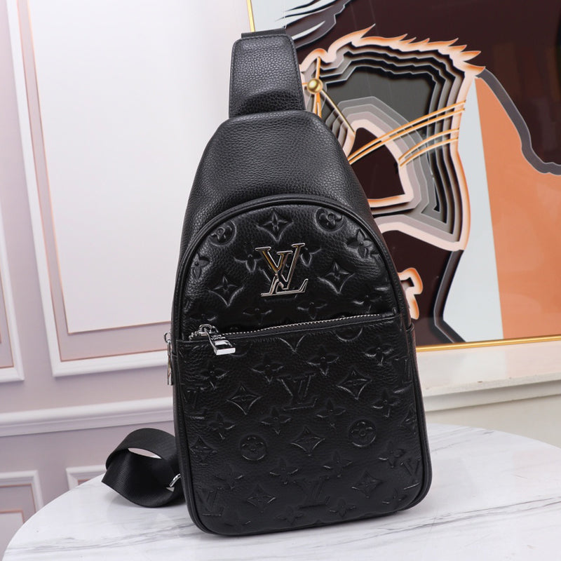 2XE294B  Fashionable leather bag 