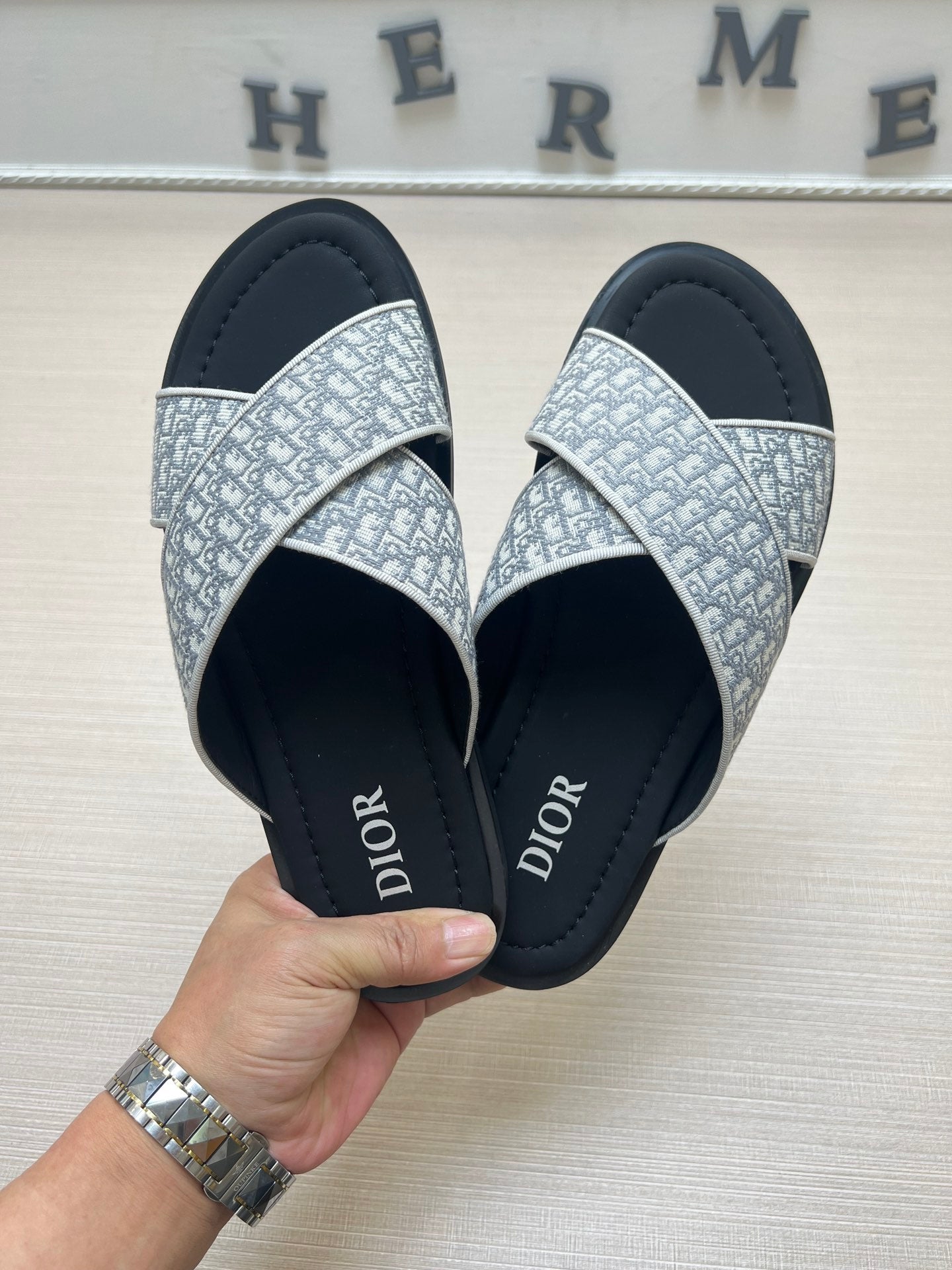 54D81Z   fashion  slippers