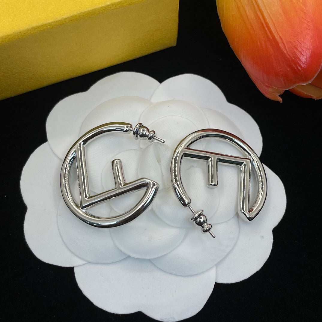 14F647E   Fashion Earrings