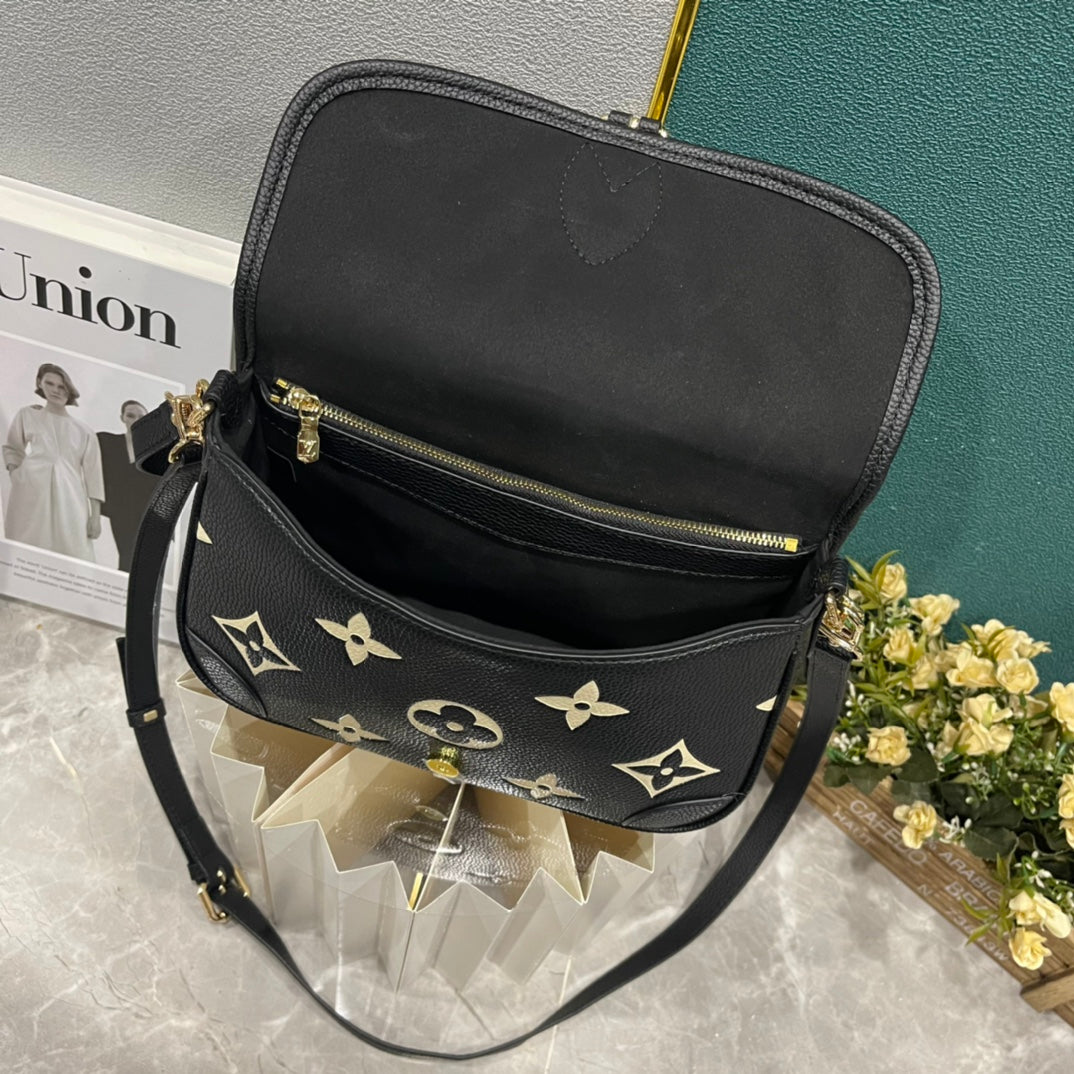 2XE318B  Fashionable leather bag 