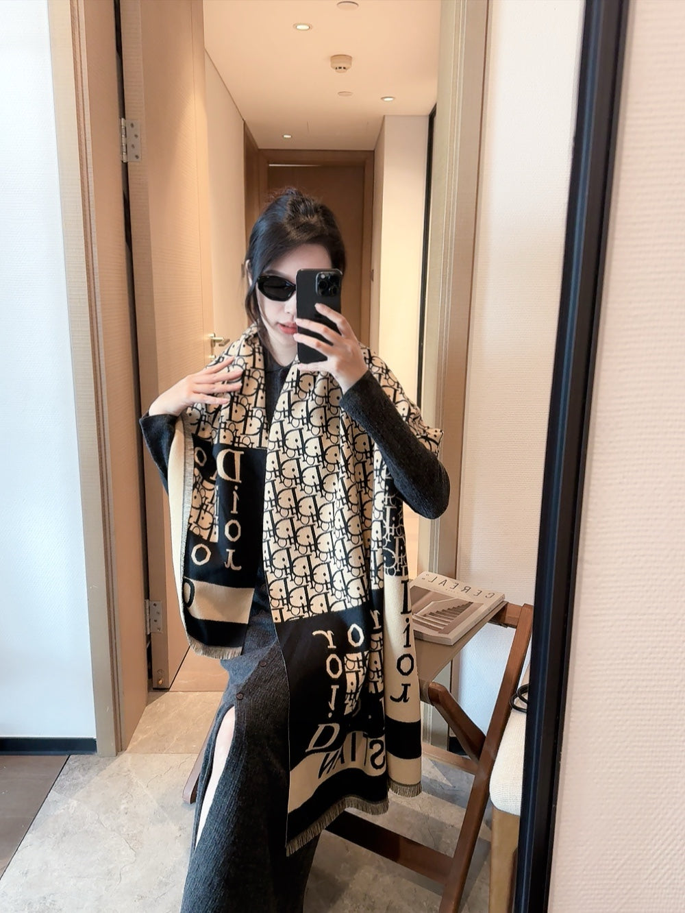 14D397W　 Fashion scarves