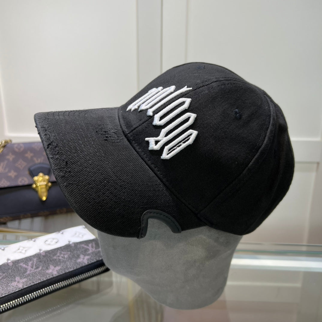 14J85M   Fashion hats