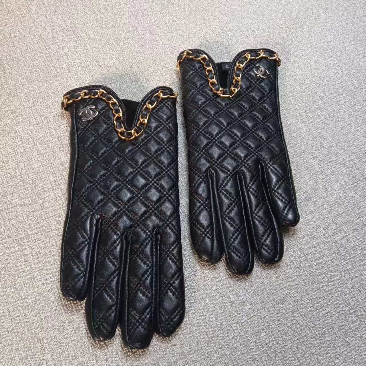 24C92S   Fashion gloves