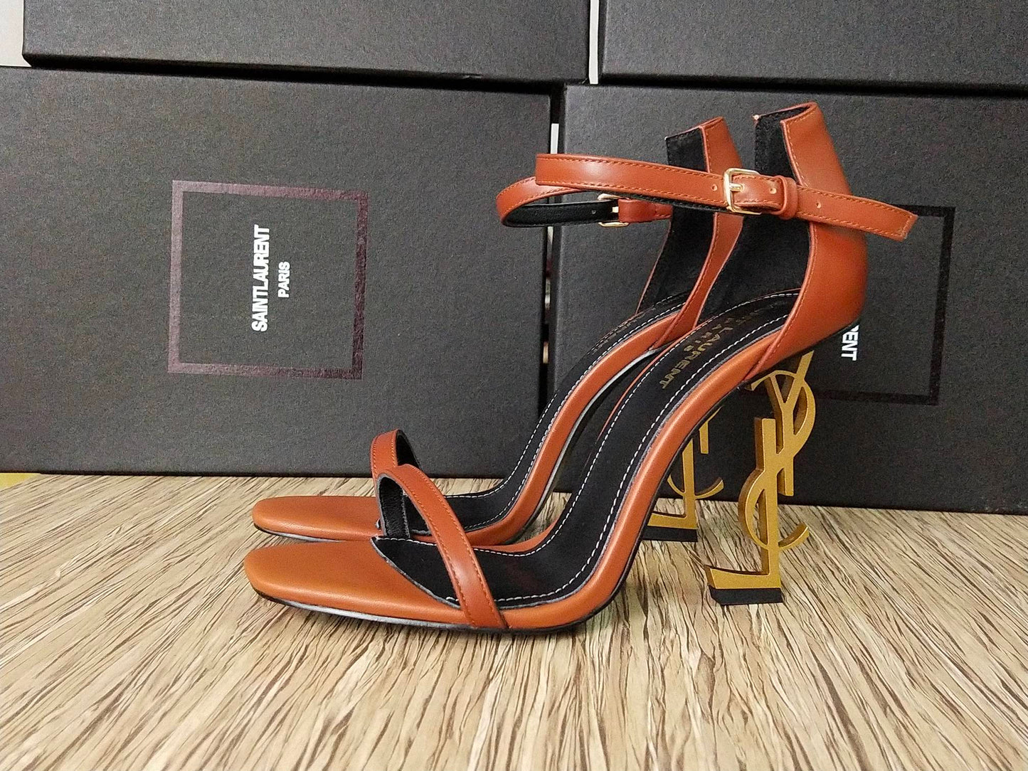 1: 1 High -quality leather high heels Heel high: 10.5cm  2XSL146Z