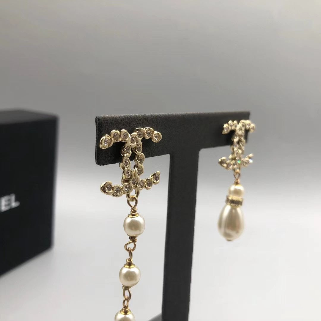 14C92E  Fashionable and high quality earrings