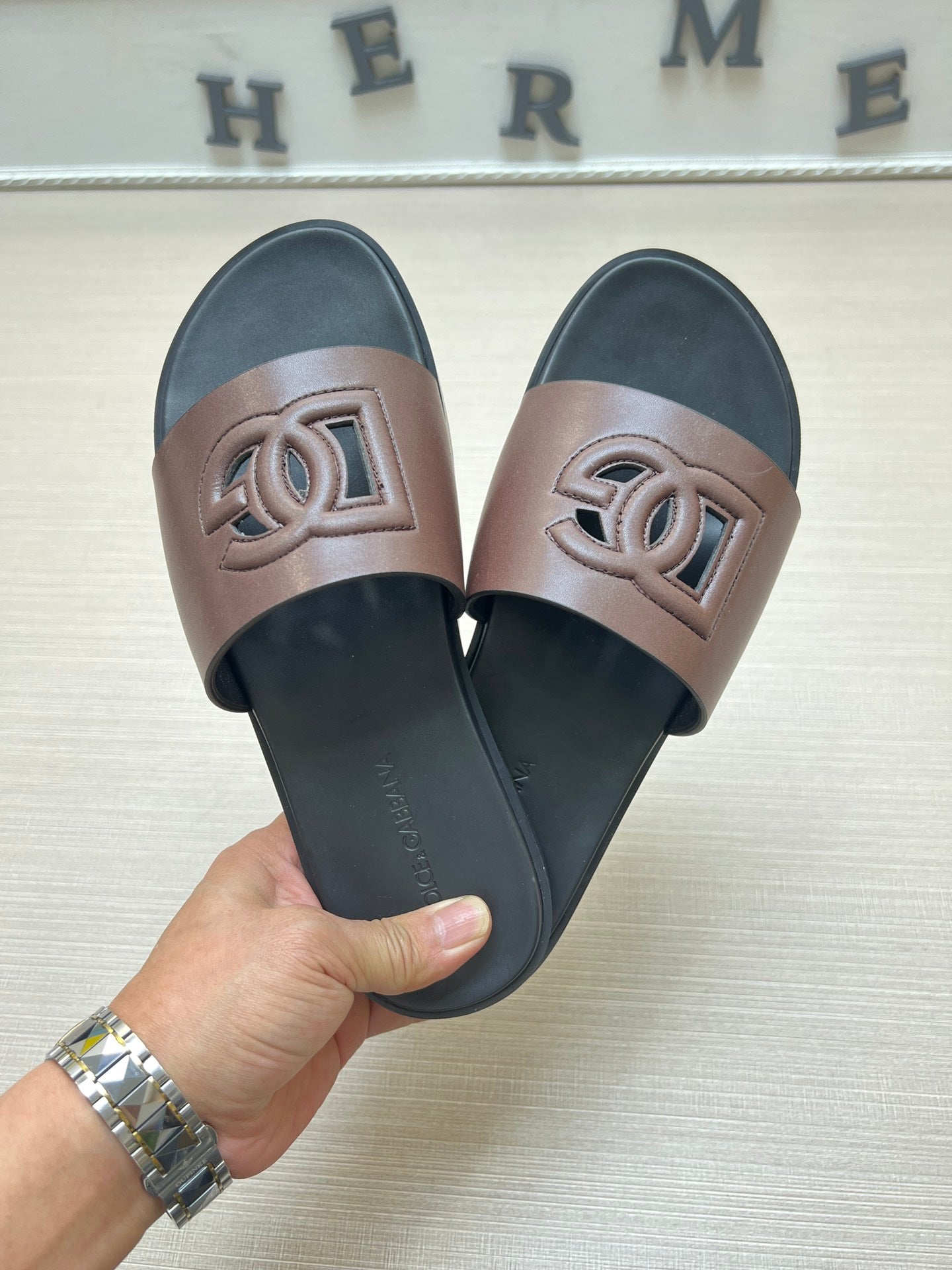 54A63Z   fashion   slippers