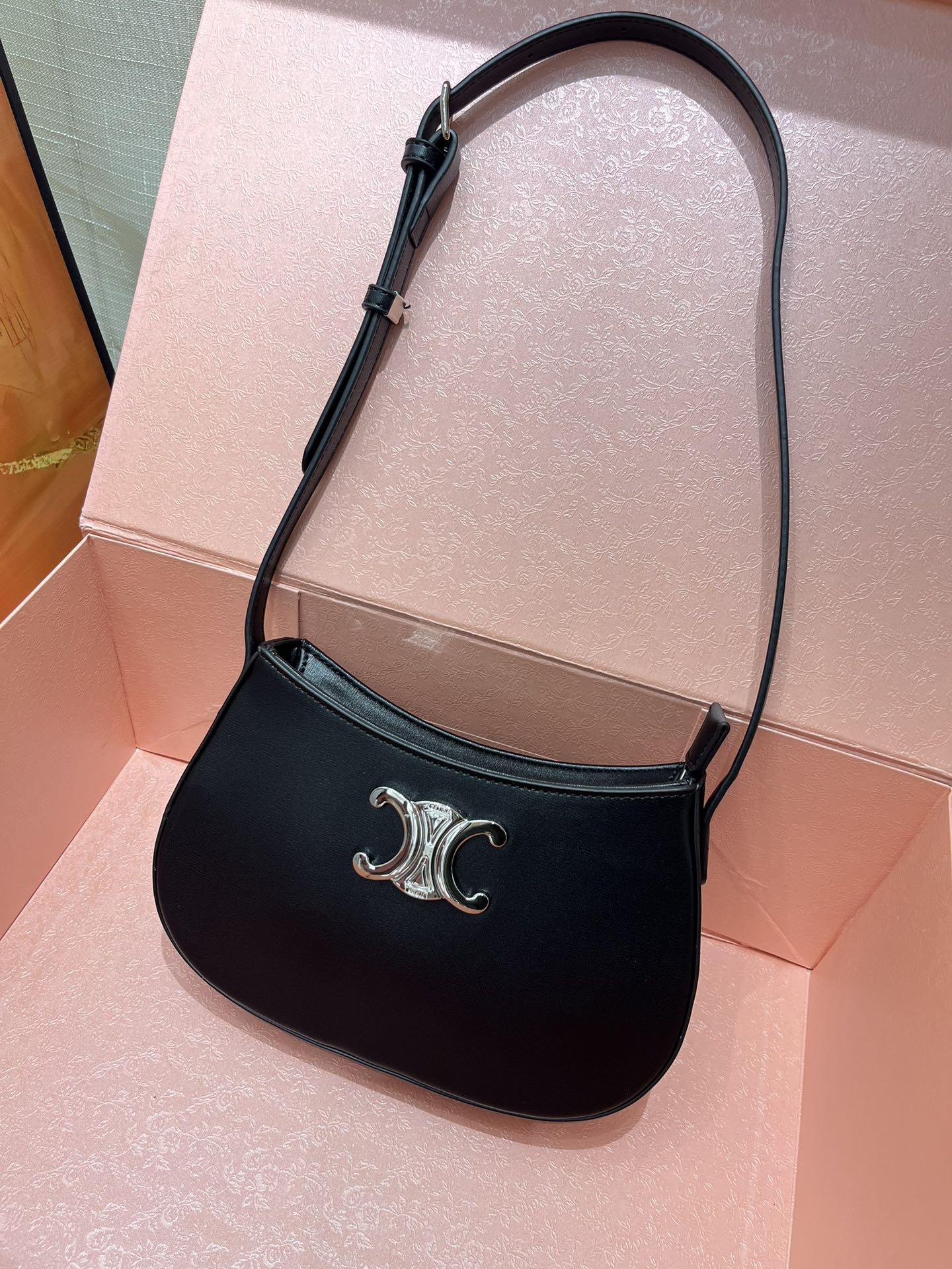 1XCL280B  Fashionable leather bag 