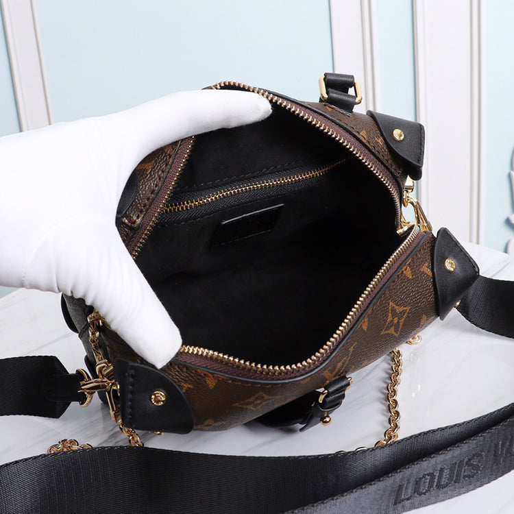 1E33B   Fashionable leather bag 