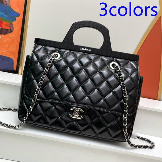 4XC3B  Fashionable leather bag 