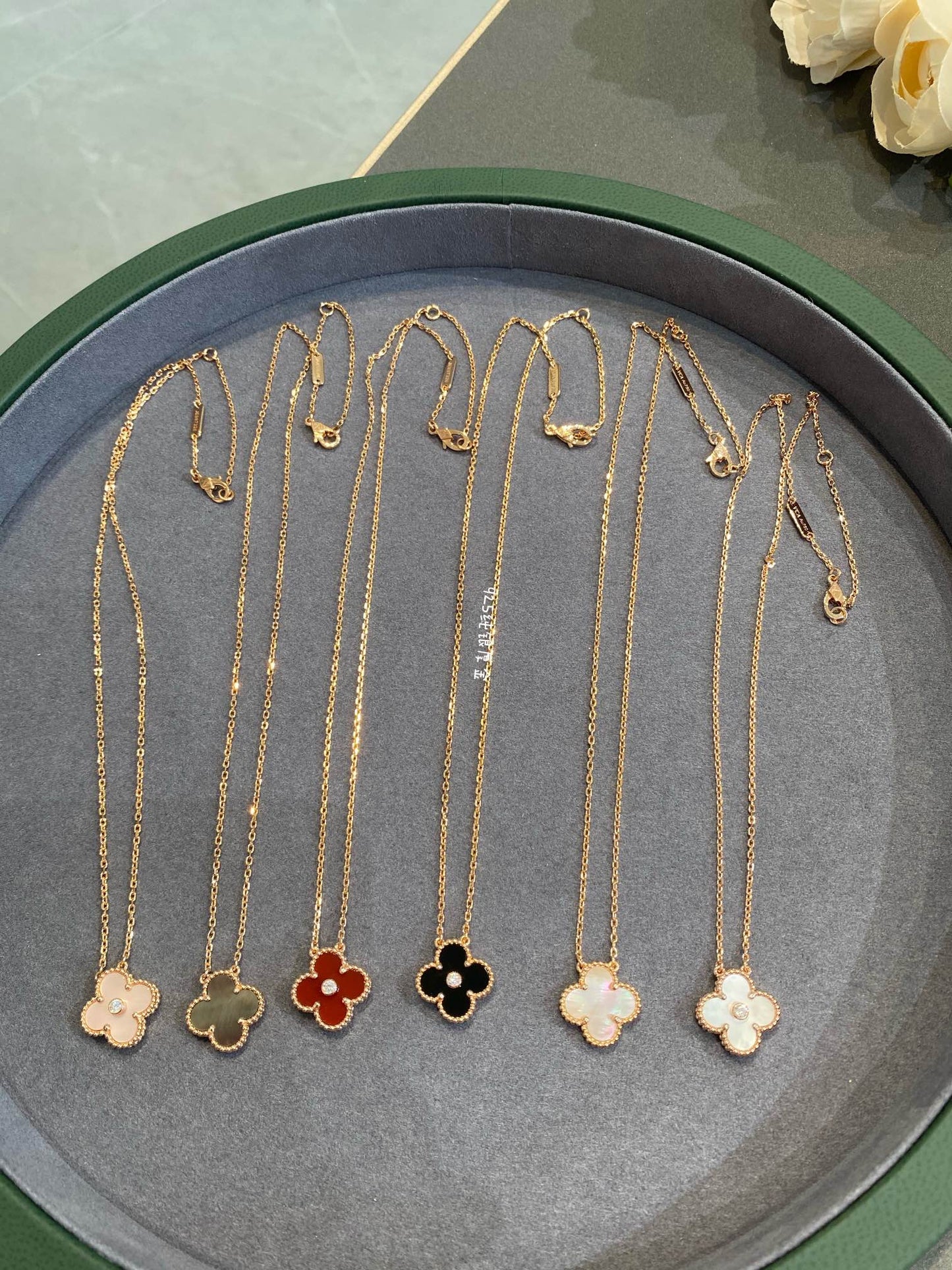 5XVA185X (High quality 1 flower necklace)