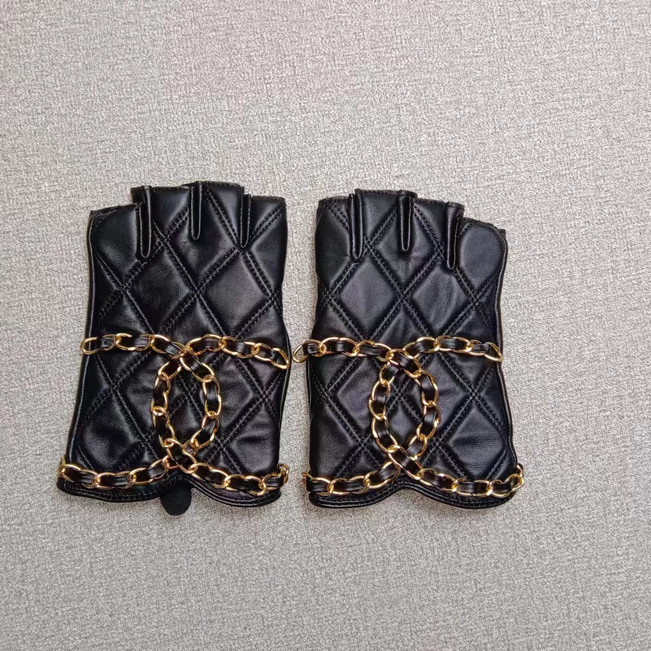 24C89S   Fashion gloves