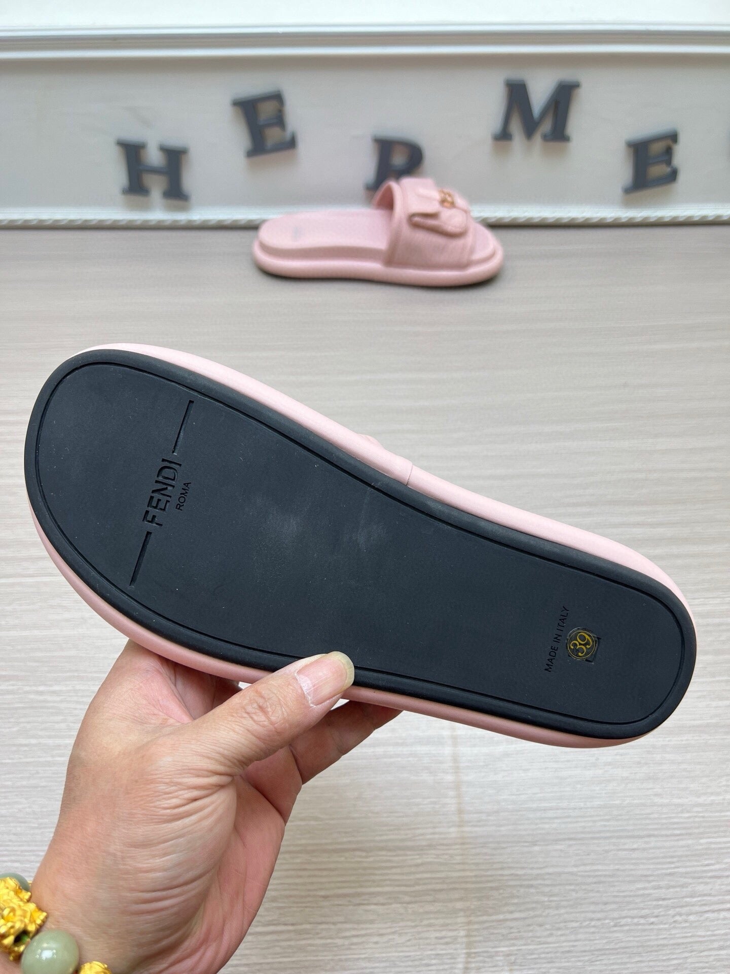 54F125Z    fashion  slippers