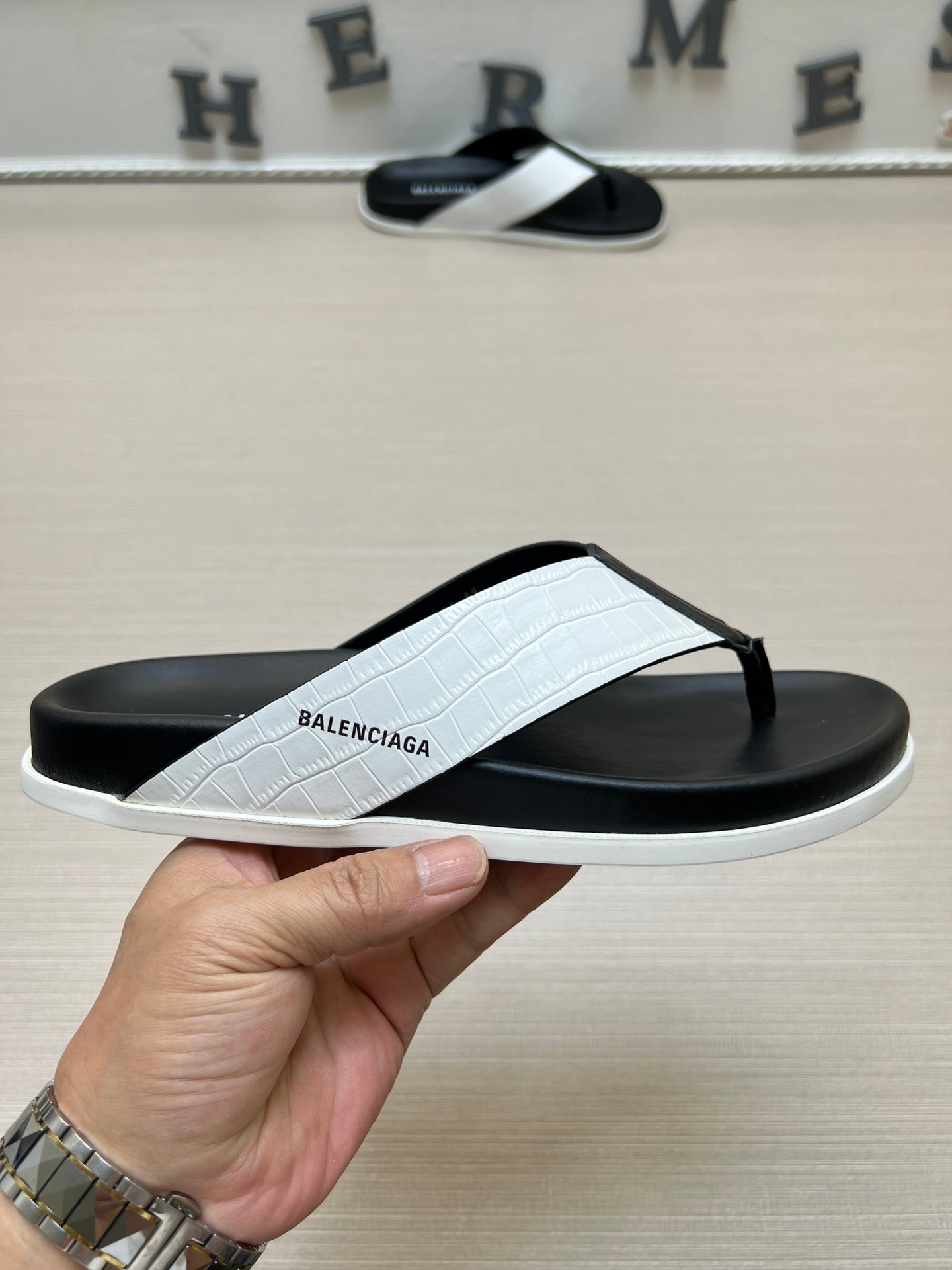 54J98Z    fashion slippers