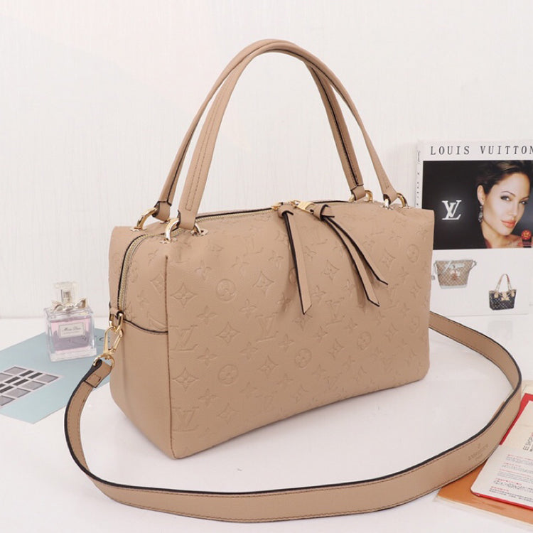 AE14B  Fashionable leather bag 