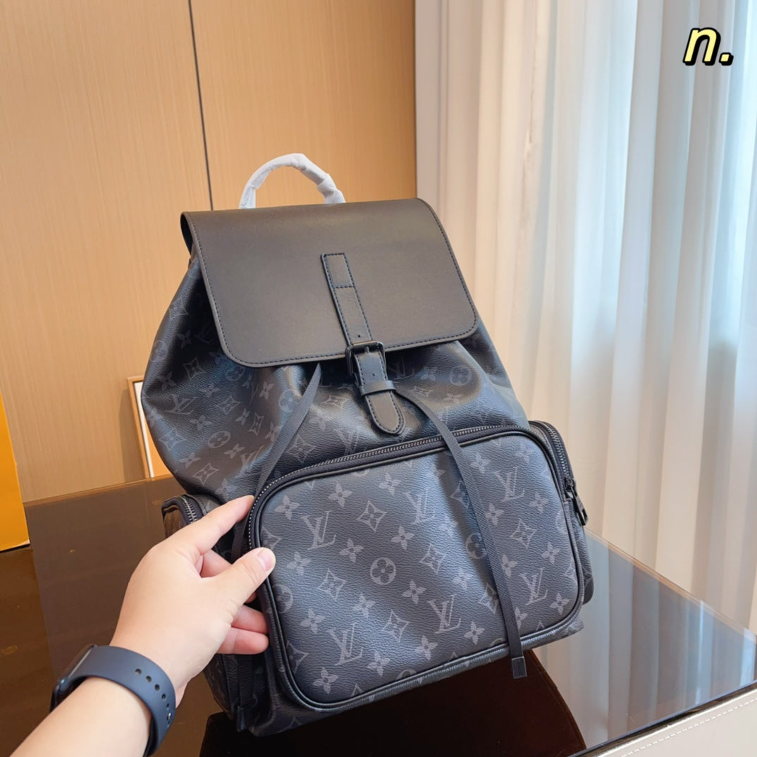 6XE148B ( Fashionable leather bag )