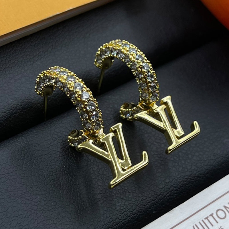 14E609E  Fashionable and high quality Earrings