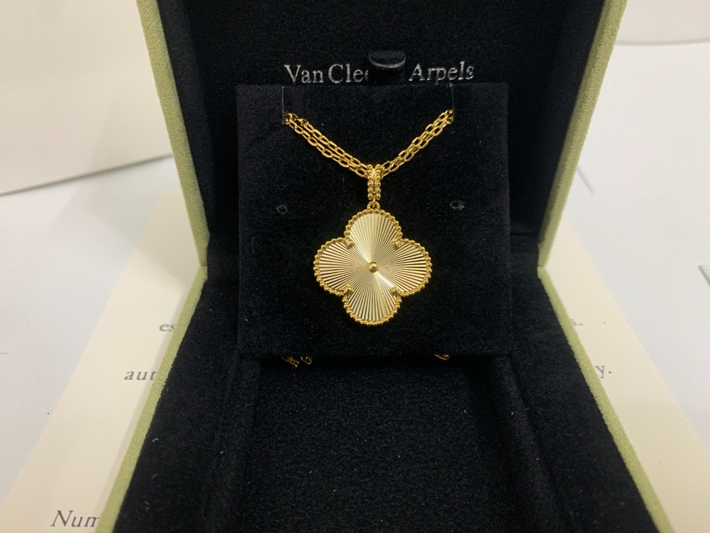 5XVA183X  (High quality Big flower necklace)