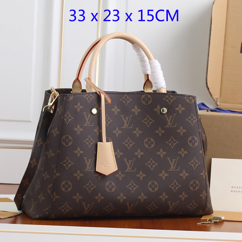 2XE317B  Fashionable leather bag 