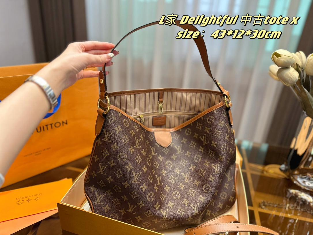 6XE213B (  Fashionable leather bag )