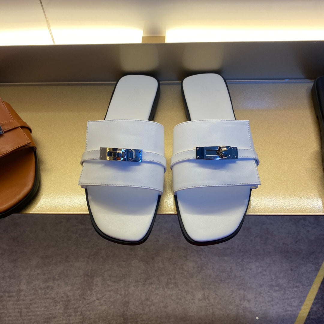 14H33Z   fashion slippers